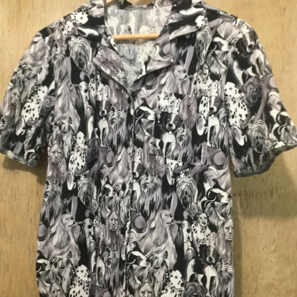 Hand made Novelty print, allover dog print top measures 21 pit to pit - Picture 1 of 4